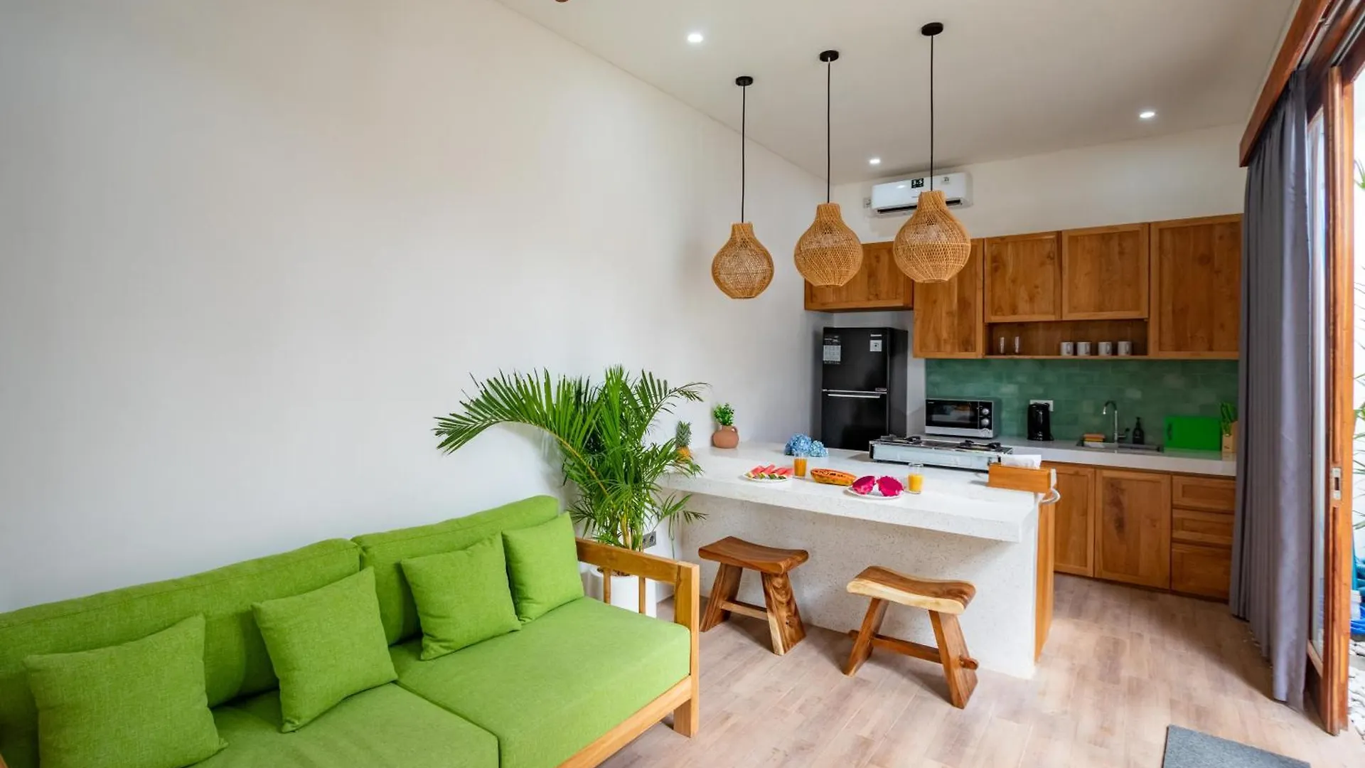 A15 - Private Villa In Seminyak - Big Pool - All New  세미냑